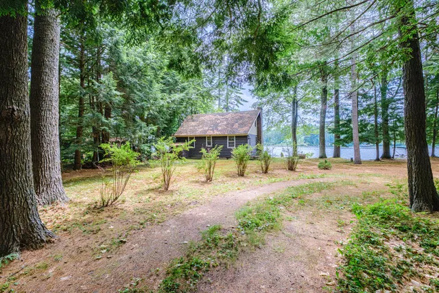 $799,000 | 158 Pine Point Road, Oxford, ME 04270