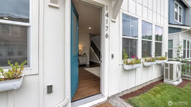 $779,995 | 14176 Southeast 153rd Place, Renton, WA 98058