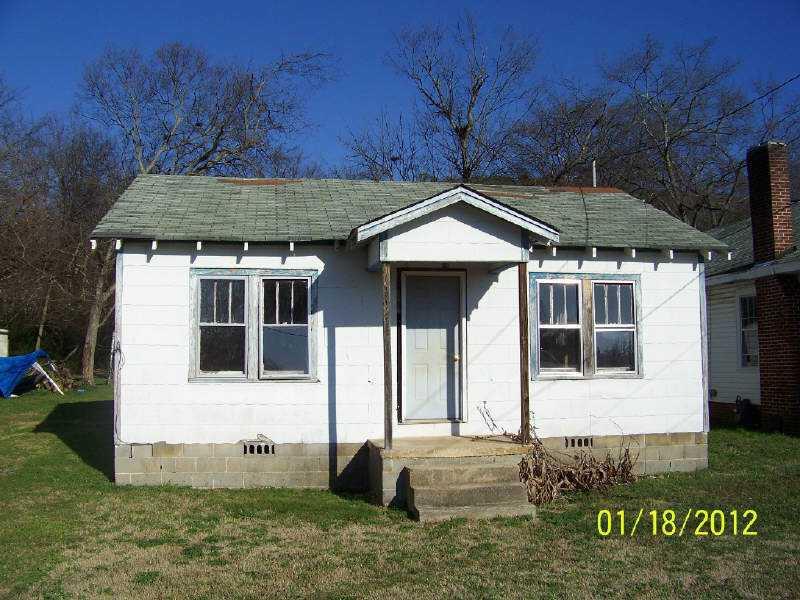 436 Elm Street Calhoun, GA 30701 - Photo 1 of 1 Exterior Front.