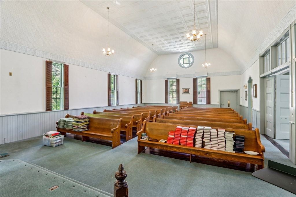 39 High Street Merrimac, MA 01860 - Photo 12 of 37