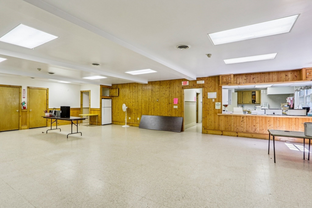 39 High Street Merrimac, MA 01860 - Photo 16 of 37