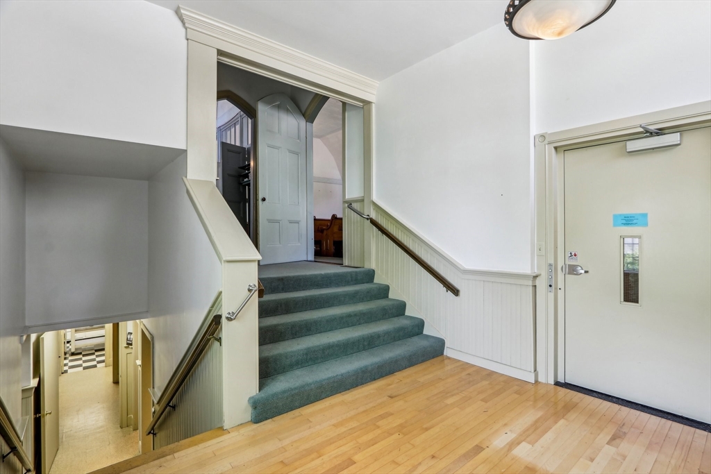 39 High Street Merrimac, MA 01860 - Photo 9 of 37