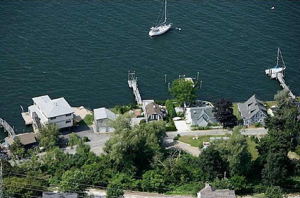 263 Riverside Drive Tiverton, RI 02878 - Photo 8 of 49