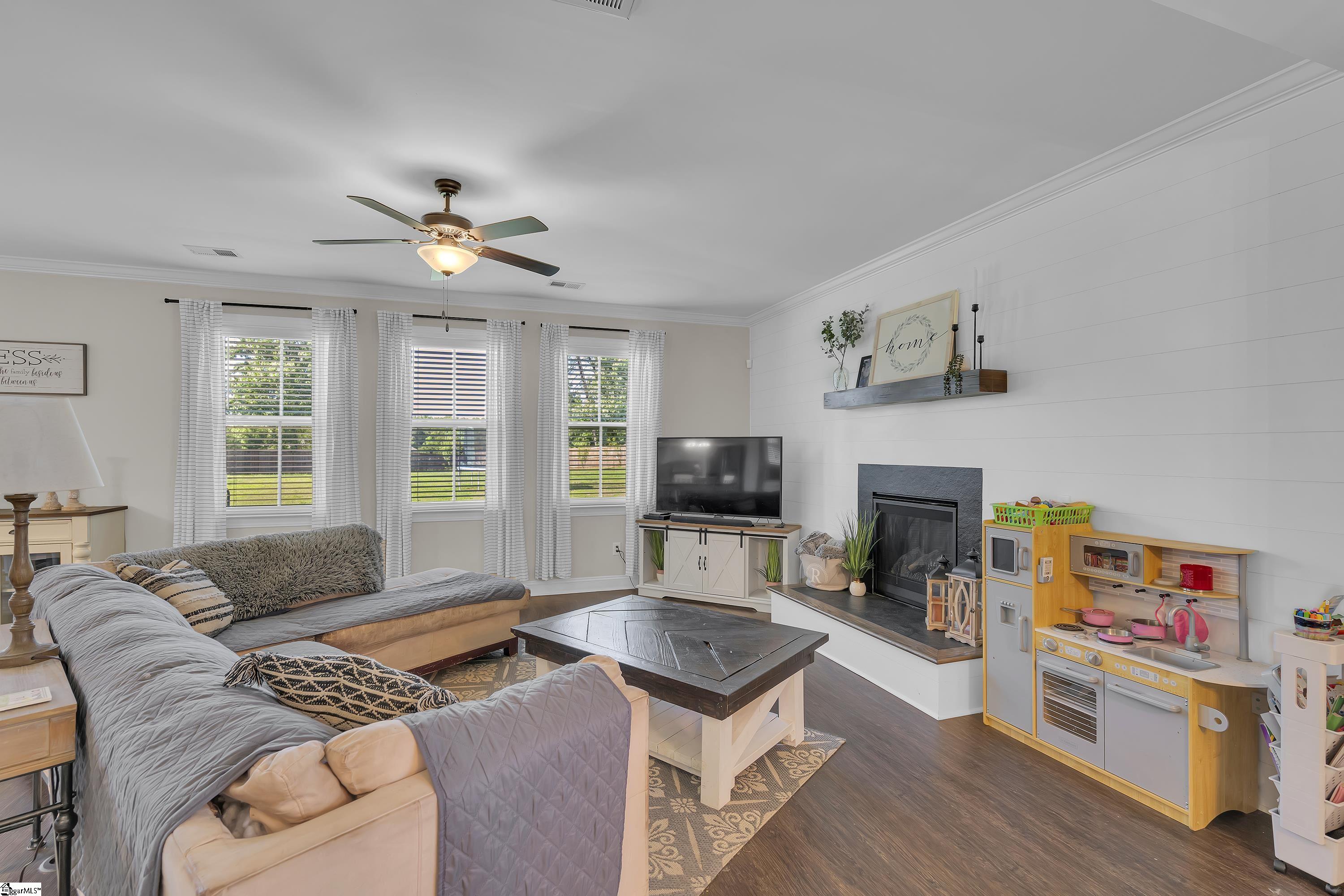 407 Buchanan Rdg Road Taylors, SC 29687 - Photo 5 of 36 Gallery Image 5