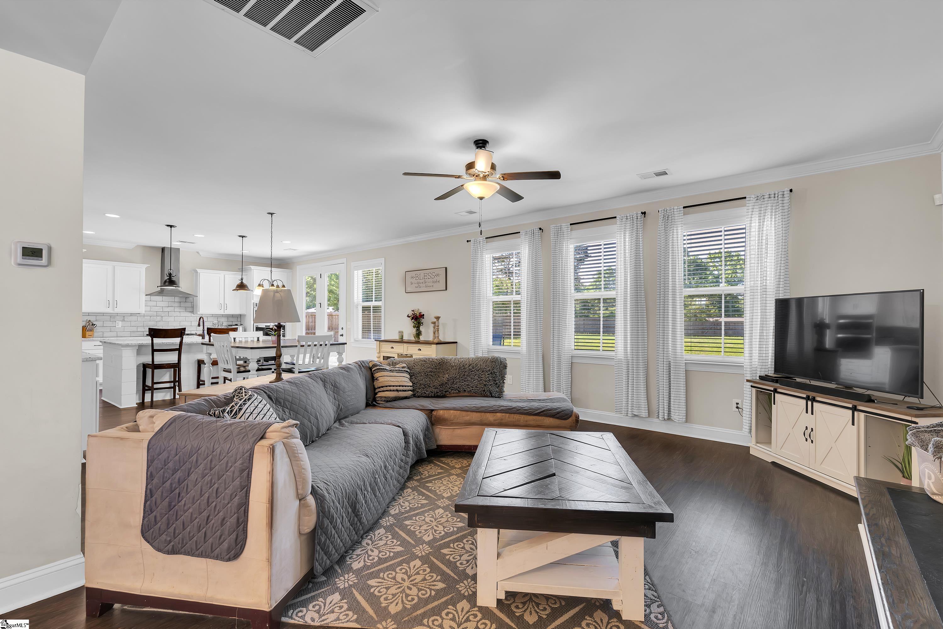 407 Buchanan Rdg Road Taylors, SC 29687 - Photo 6 of 36 Gallery Image 6