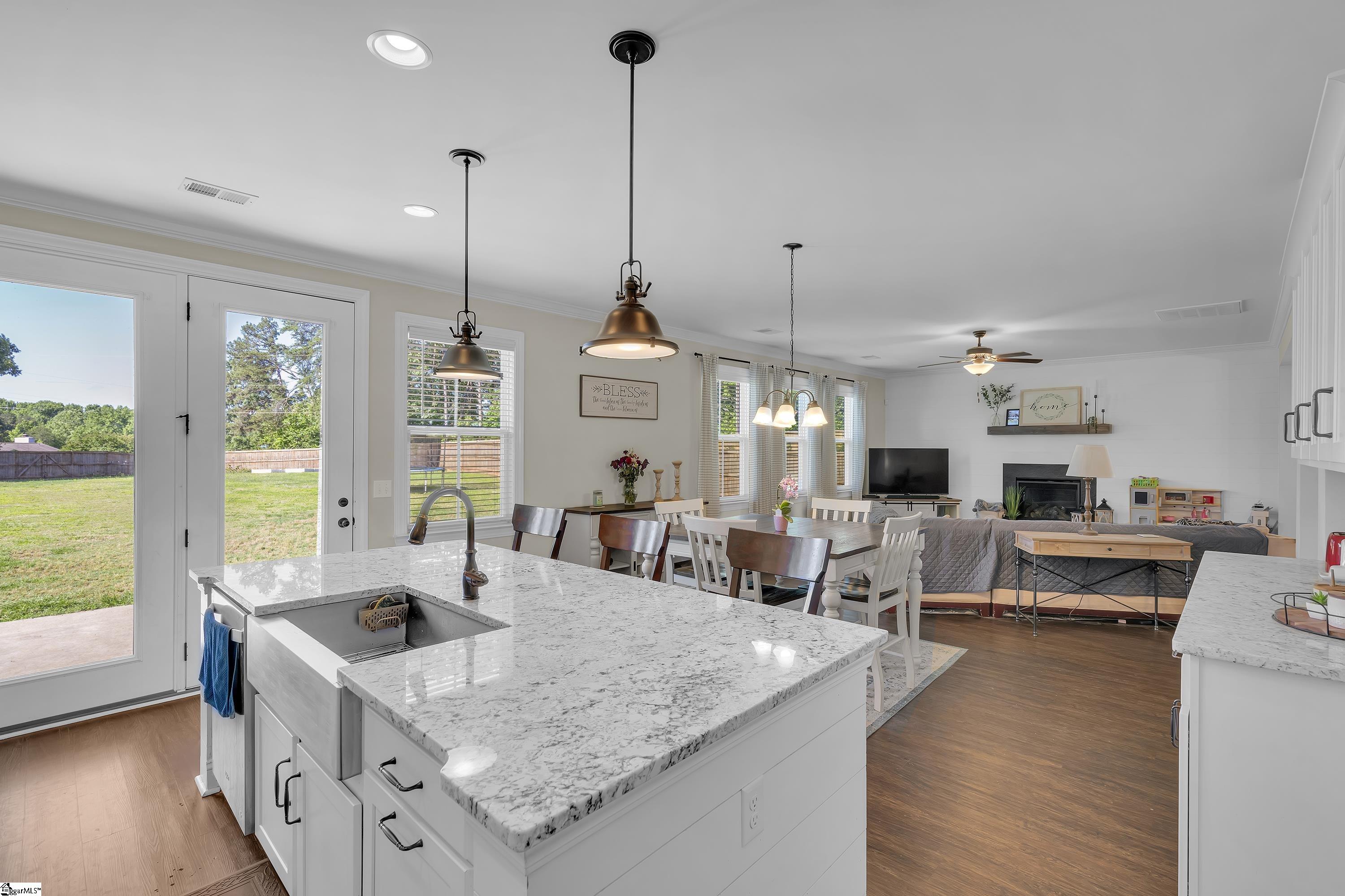 407 Buchanan Rdg Road Taylors, SC 29687 - Photo 9 of 36 Gallery Image 9