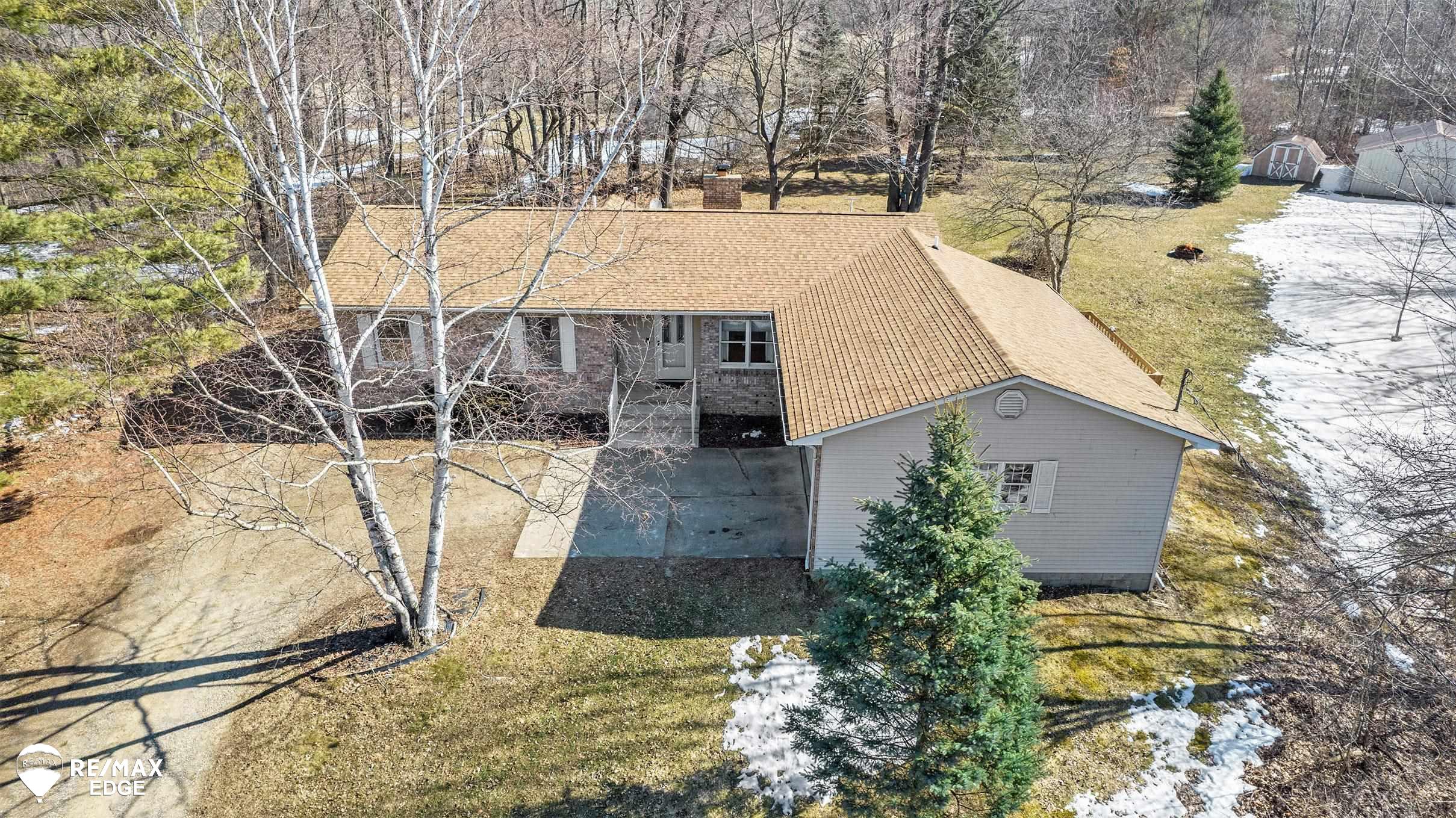 102 Gray Road Lapeer, MI 48446 - Photo 2 of 39