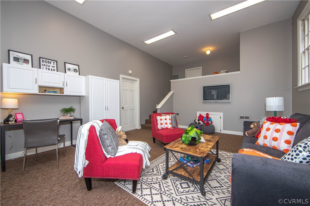 4010 Poplar Grove Road Midlothian, VA 23112 - Photo 20 of 49 a living room with furniture and a couch