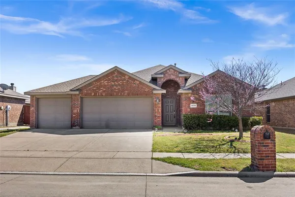 $299,900 | 1048 Mercury Drive, Lavon, TX 75166