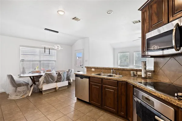 $299,900 | 1048 Mercury Drive, Lavon, TX 75166