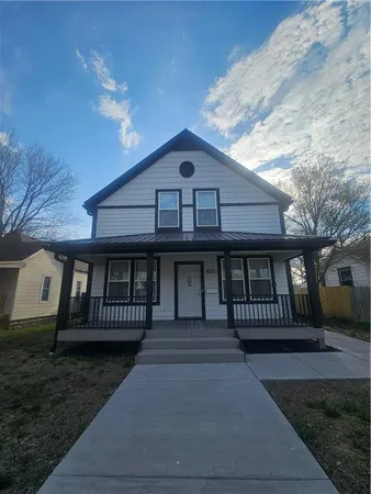 $675,000 | 825 South Main Street, Ottawa, KS 66067