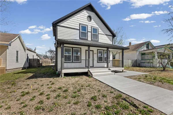 $675,000 | 825 South Main Street, Ottawa, KS 66067