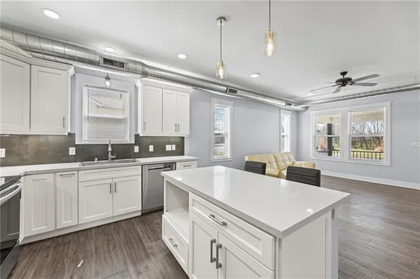 $675,000 | 825 South Main Street, Ottawa, KS 66067