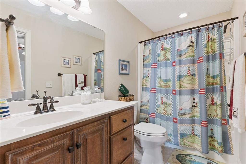 152 Villa Road Brunswick, GA 31525 - Photo 25 of 37 Shared full bath upstairs