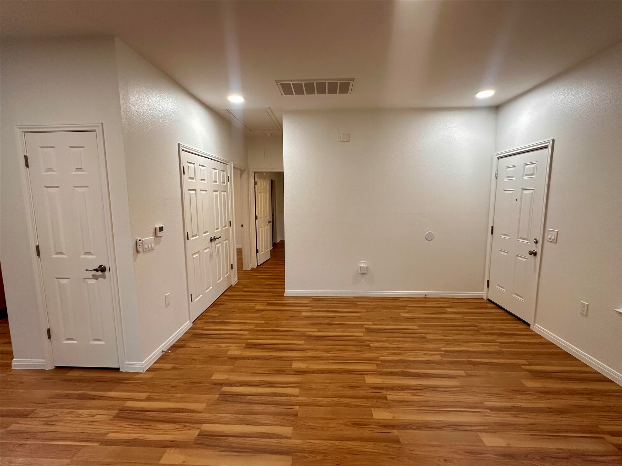 1122 Mansell Avenue Austin, TX 78721 - Photo 11 of 29 a view of an empty room