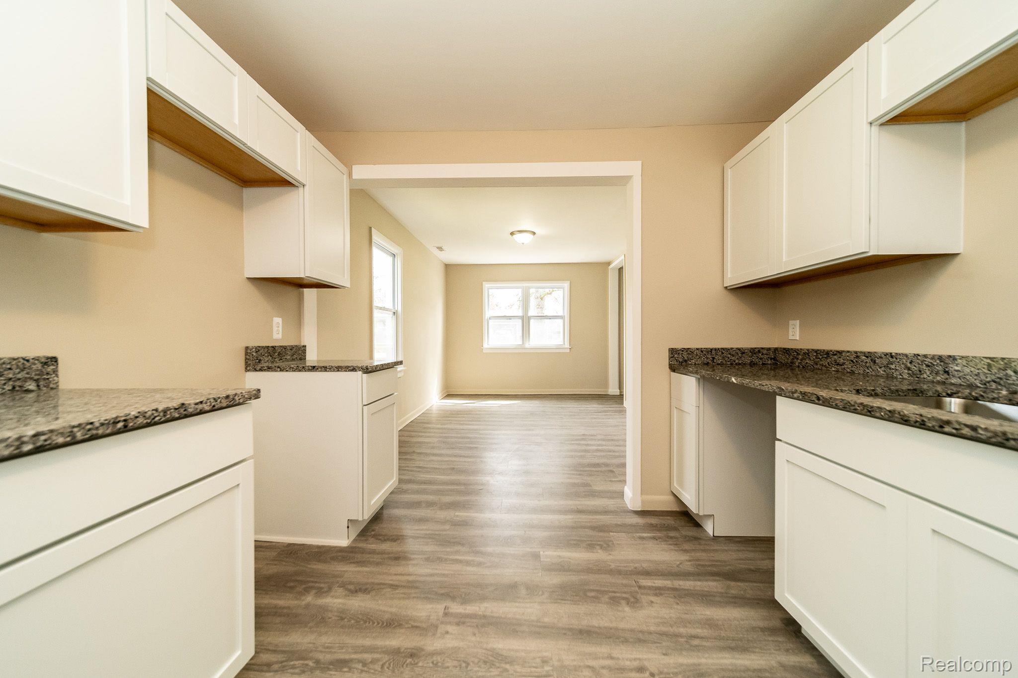 3854 Samuel Avenue Rochester, MI 48309 - Photo 11 of 54 Gallery Image 11