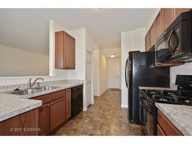 2946 Church Road Aurora, IL 60502 - Photo 4 of 10