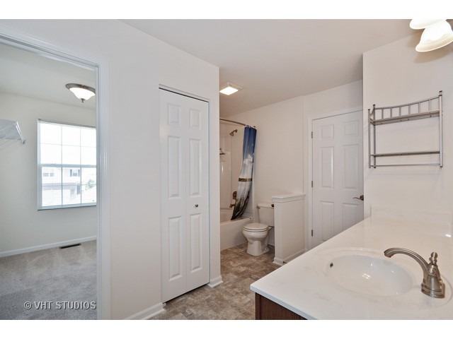2946 Church Road Aurora, IL 60502 - Photo 8 of 10