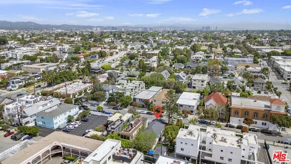 $10,750 | 2650 2nd Street, Santa Monica, CA 90405