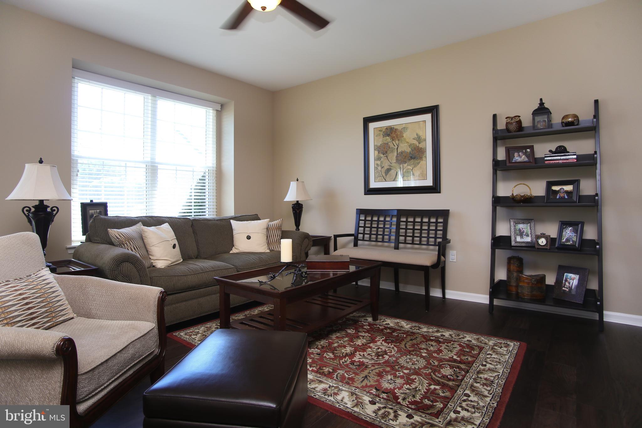 31 Country Road Perkasie, PA 18944 - Photo 9 of 20 Living Room