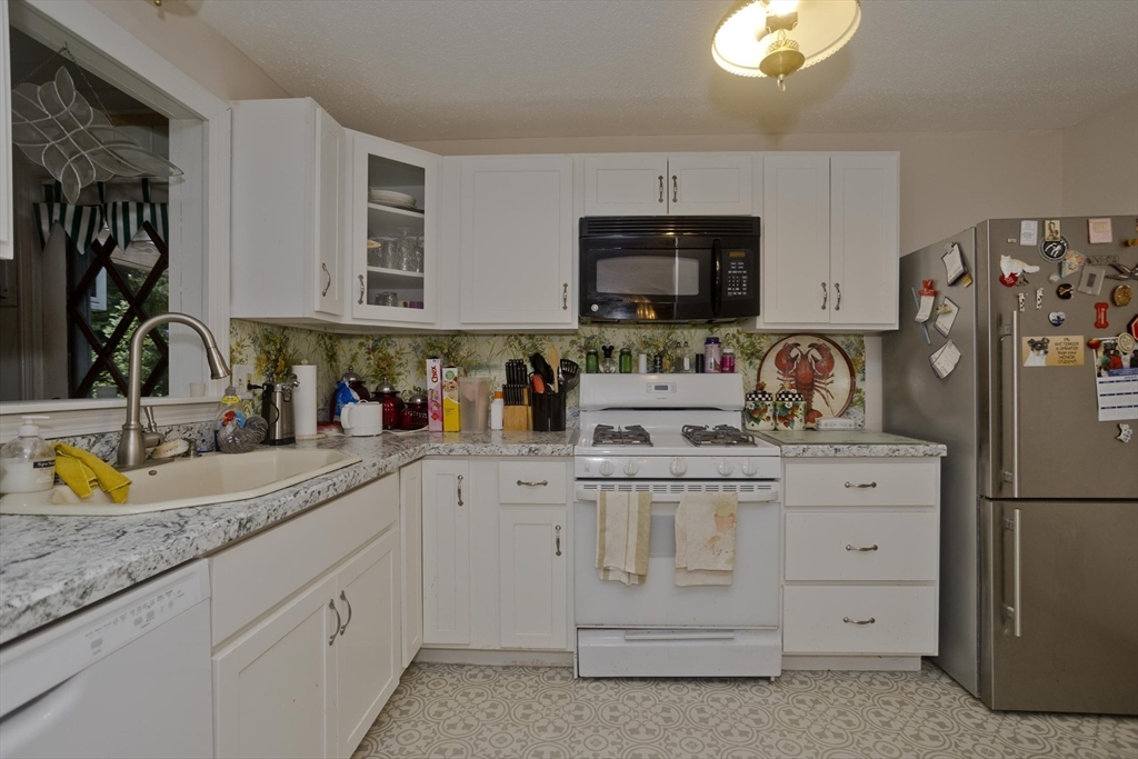 460 Soule Road Wilbraham, MA 01095 - Photo 8 of 22