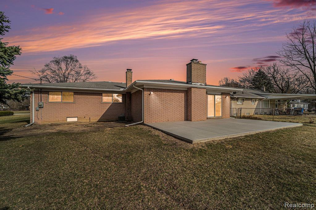 27235 Bunert Road Warren, MI 48088 - Photo 6 of 23