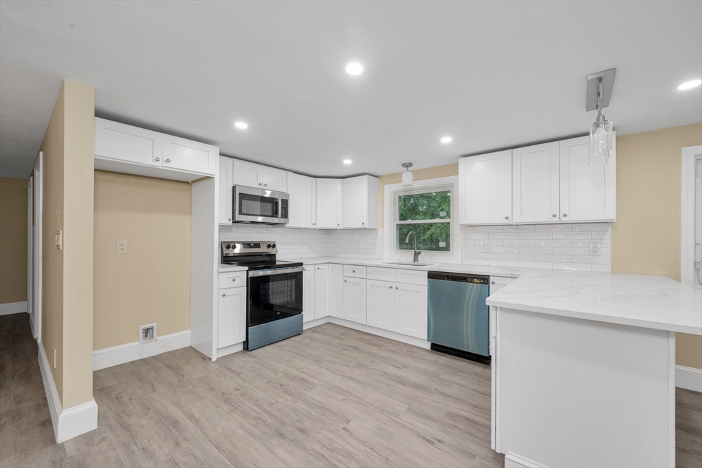 36 Poplar Road Brockton, MA 02301 - Photo 4 of 30