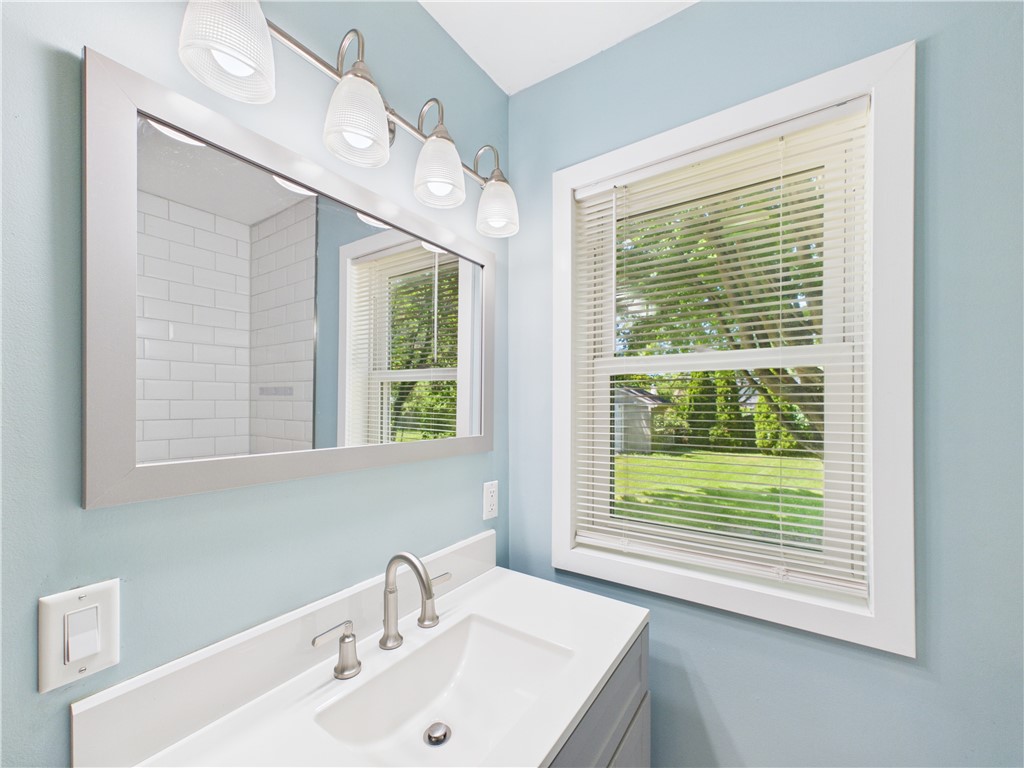 79 Ridgewood Drive Irondequoit, NY 14622 - Photo 21 of 50 1st Fl Full Bath