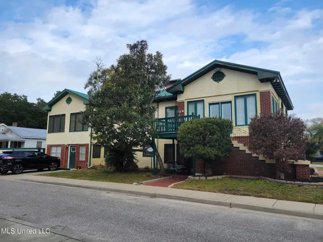 $2,000 | 133 Hopkins Boulevard, Unit B, Biloxi, MS 39530