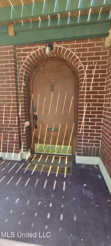 $2,000 | 133 Hopkins Boulevard, Unit B, Biloxi, MS 39530