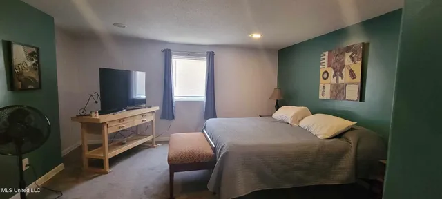 $2,000 | 133 Hopkins Boulevard, Unit B, Biloxi, MS 39530