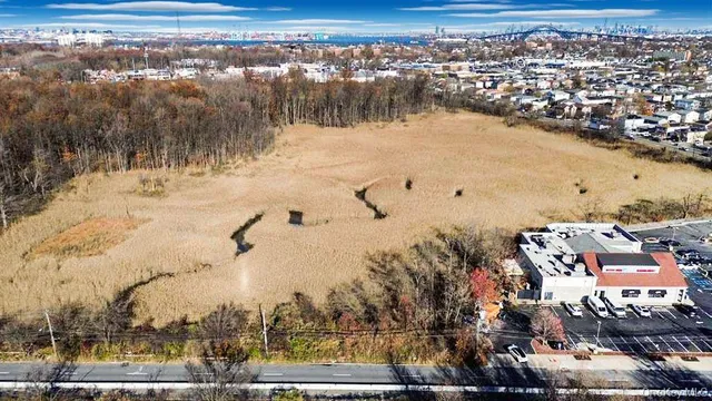 $799,000 | 1105 Goethals Road North | Old Place