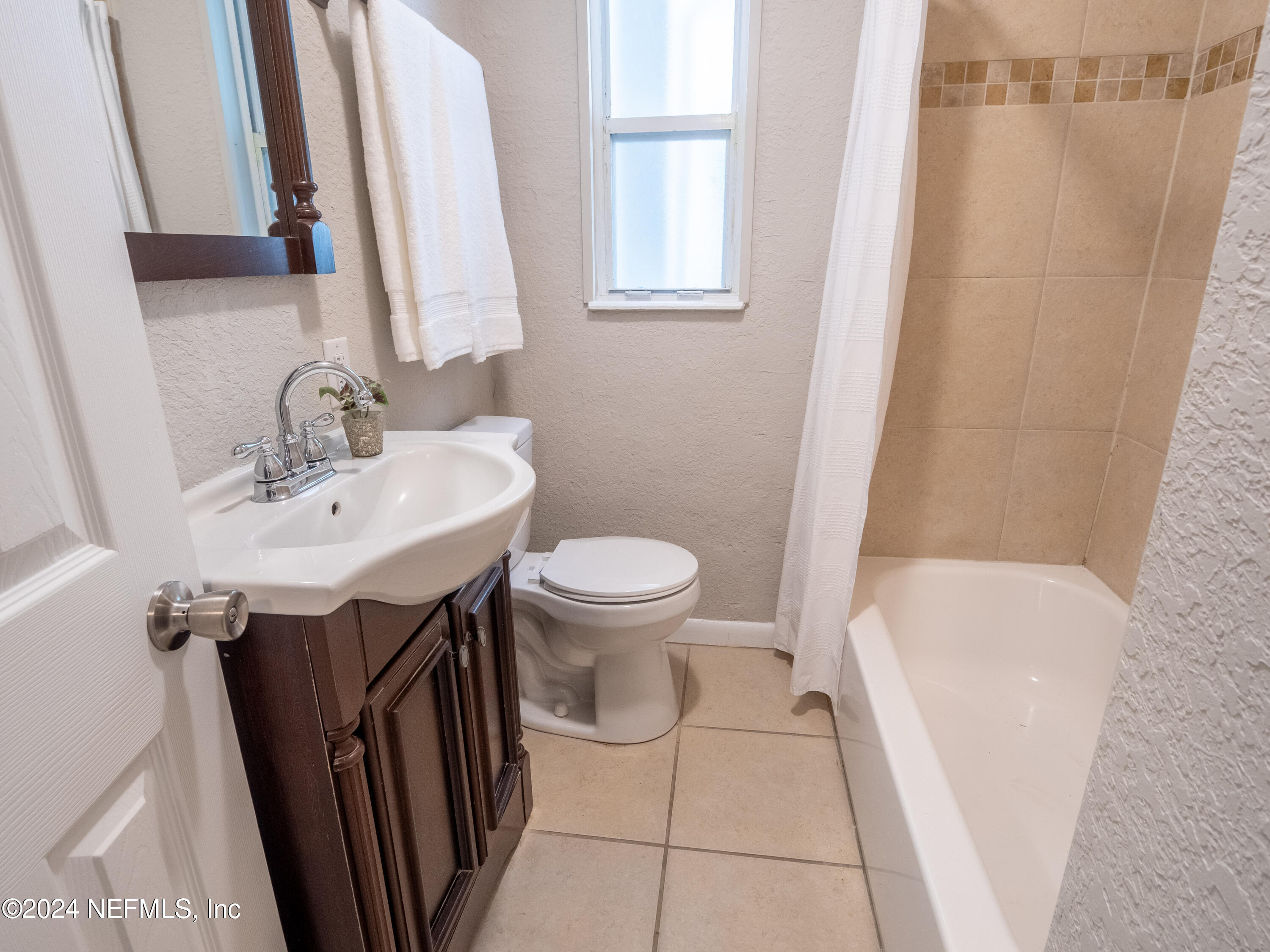 1439 King Arthur Road Jacksonville, FL 32211 - Photo 24 of 33 Hall Bath