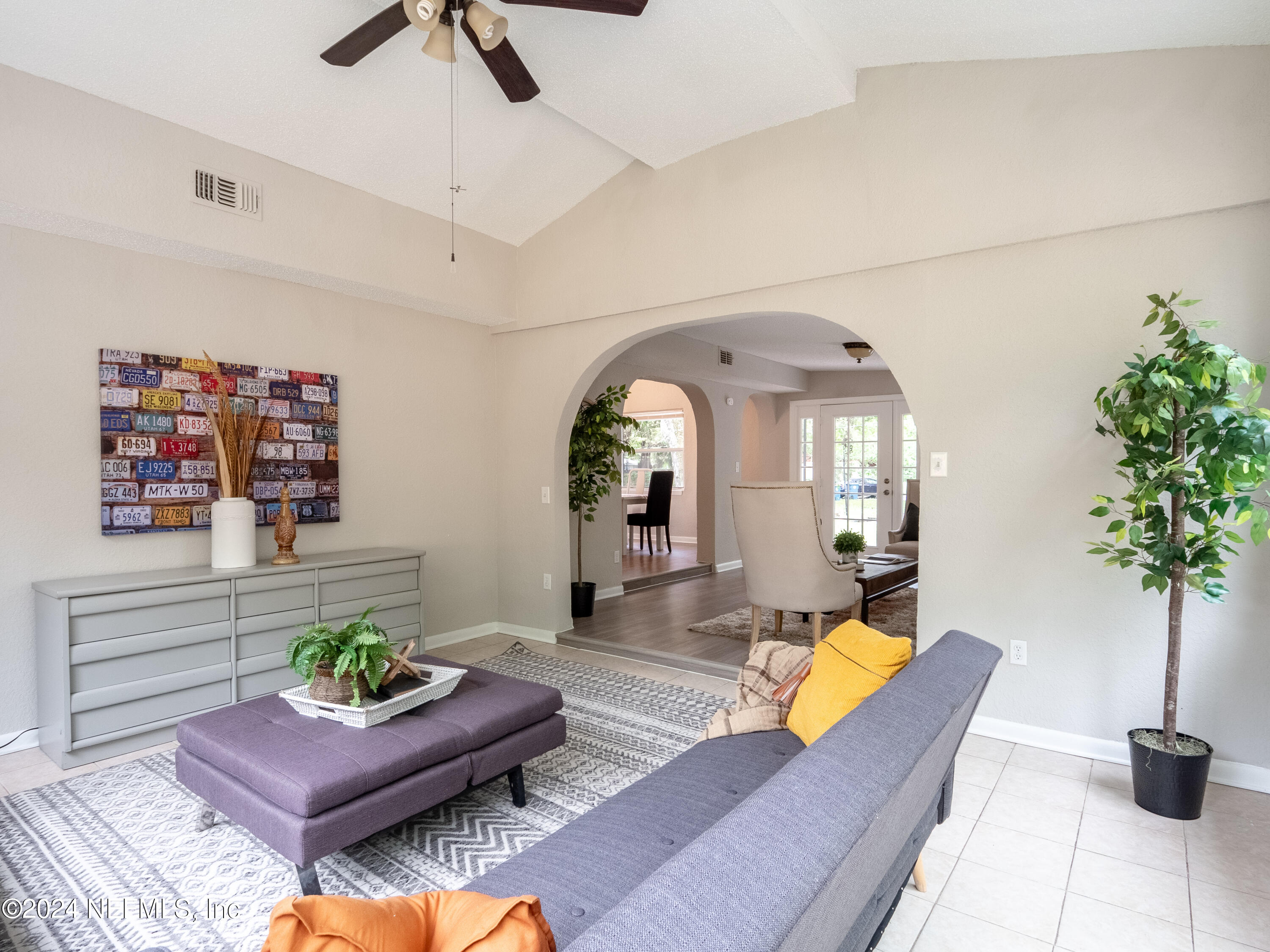 1439 King Arthur Road Jacksonville, FL 32211 - Photo 10 of 33 Great Room / Den