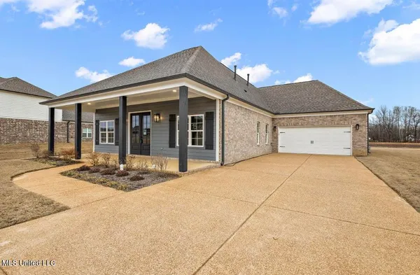 $422,900 | 660 Wells Drive, Hernando, MS 38632