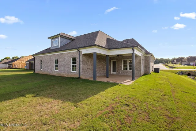 $422,900 | 660 Wells Drive, Hernando, MS 38632