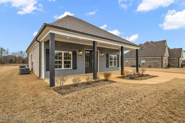 $422,900 | 660 Wells Drive, Hernando, MS 38632