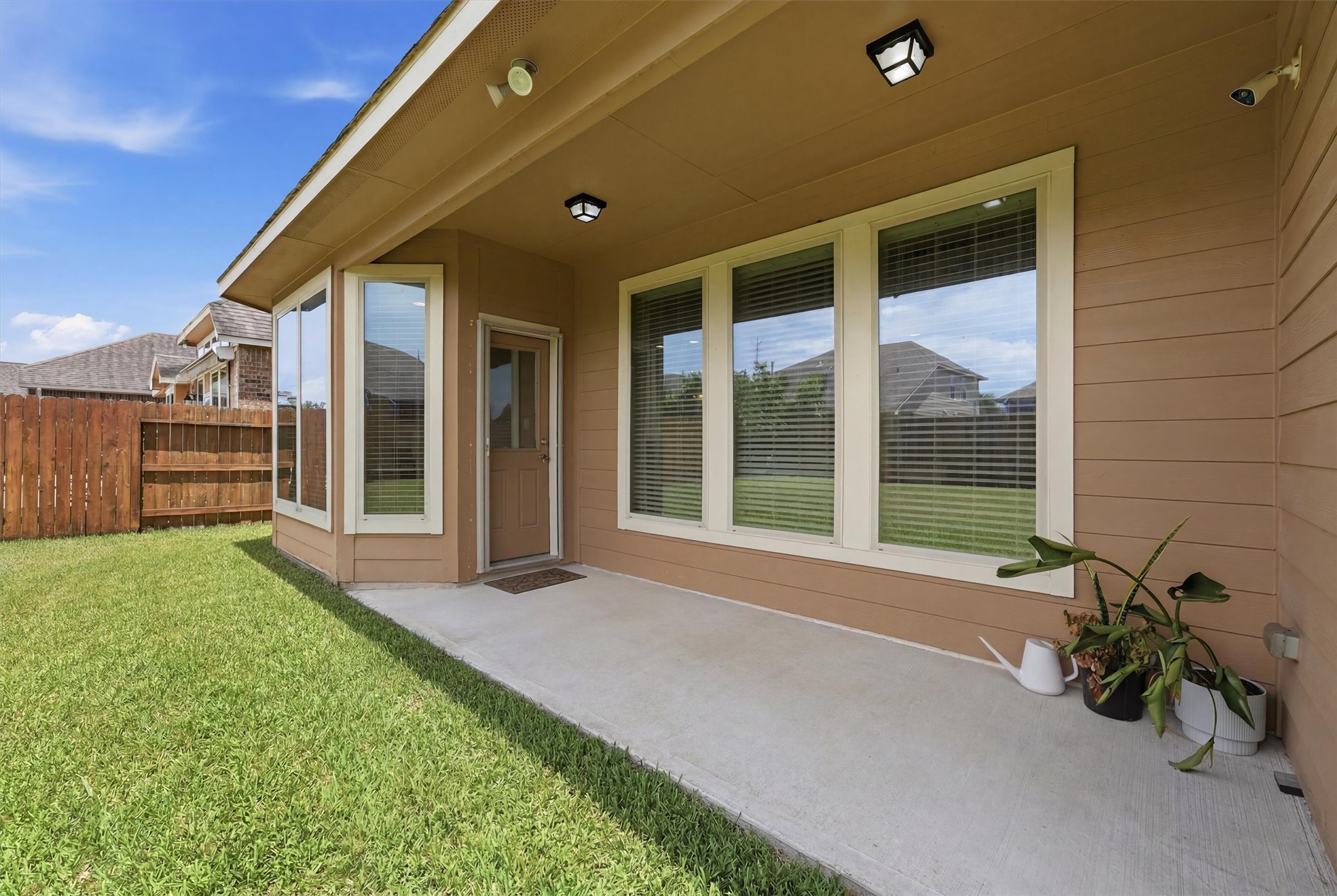 1908 Sunset Terrace Lane Pearland, TX 77089 - Photo 24 of 35 Covered patio for outdoor living.