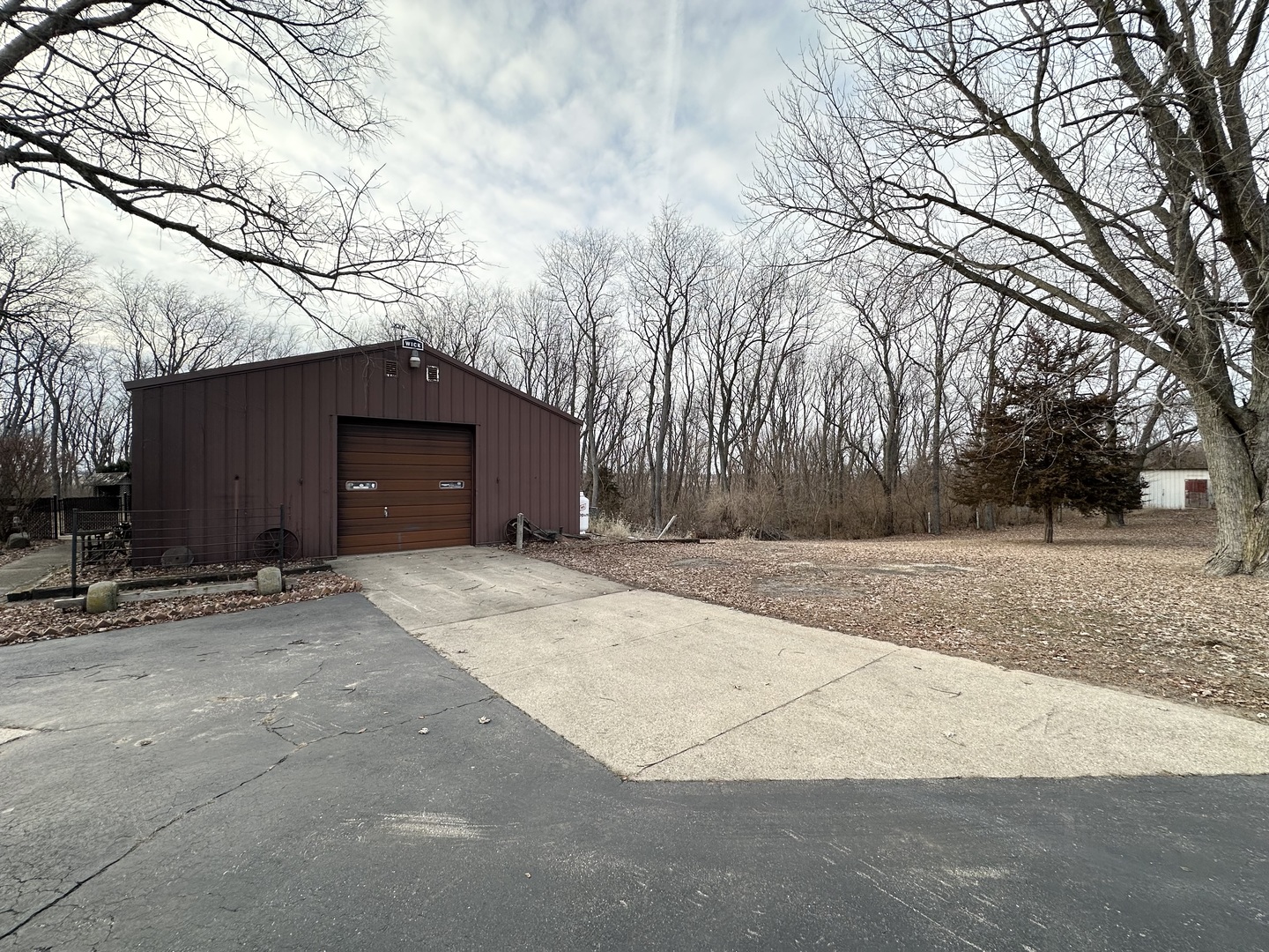 2463 Bishop Road Prophetstown, IL 61277 - Photo 4 of 35