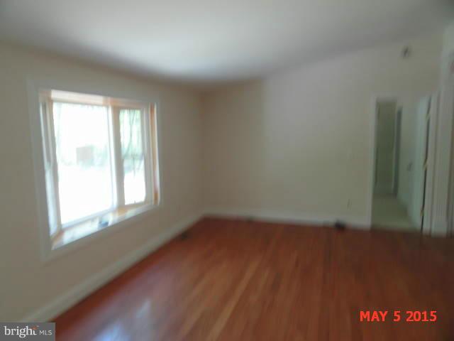 43319 Medleys Neck Road Leonardtown, MD 20650 - Photo 5 of 18 Living Room