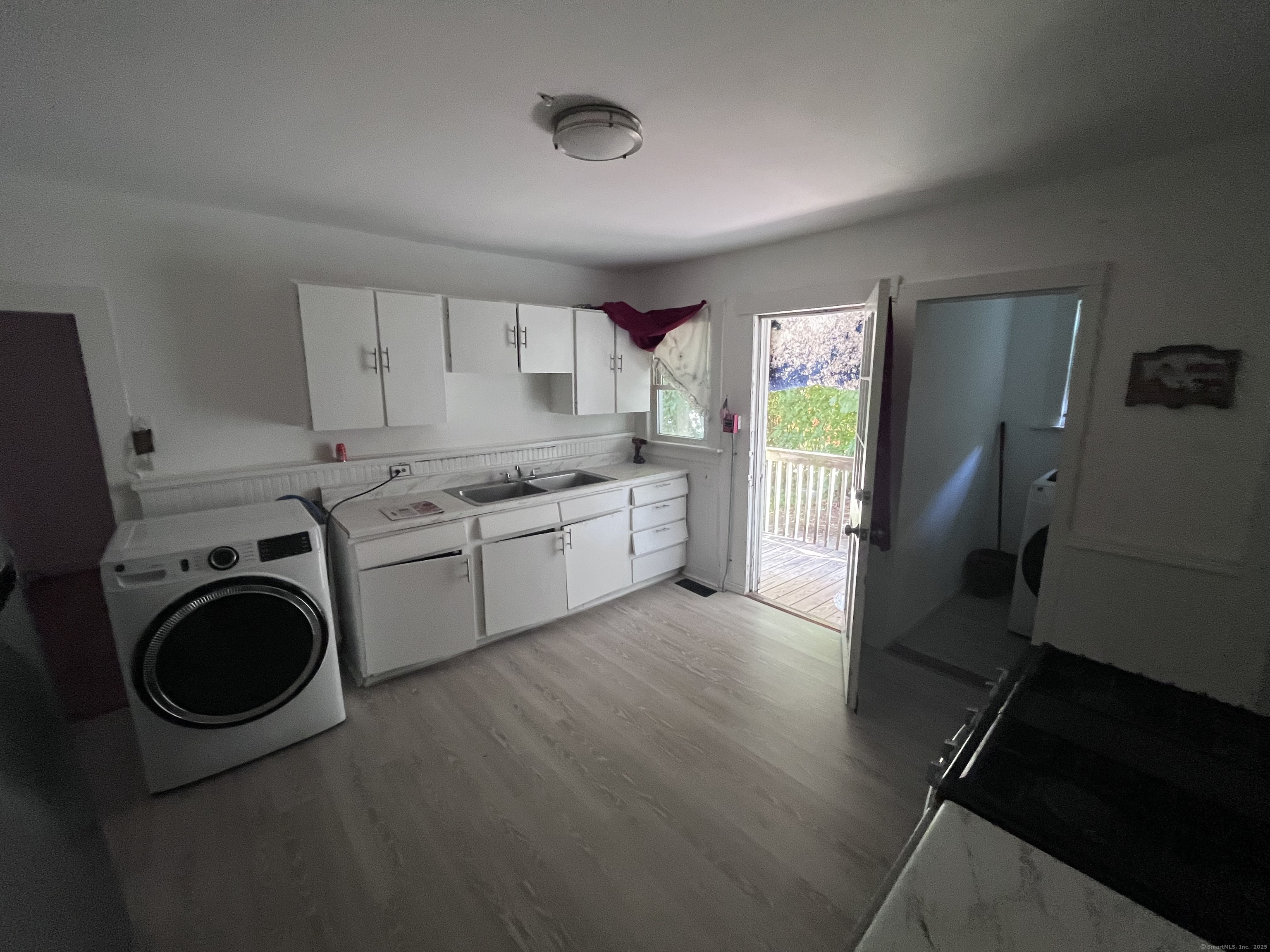 323 Maple Street New Britain, CT 06051 - Photo 7 of 14