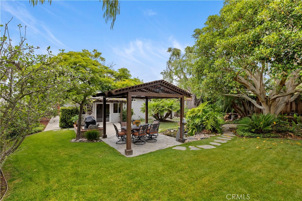 129 5 Crowns Way Encinitas, CA 92024 - Photo 26 of 43 Rear of property corner view