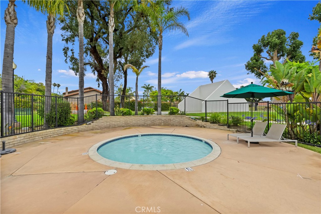 129 5 Crowns Way Encinitas, CA 92024 - Photo 39 of 43 Children's pool