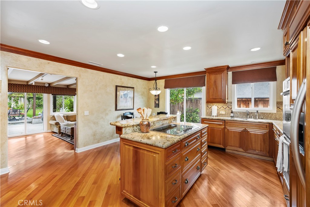129 5 Crowns Way Encinitas, CA 92024 - Photo 7 of 43 Kitchen
