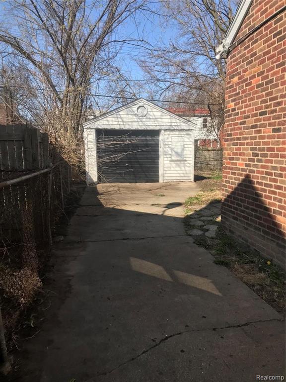 17599 Stahelin Avenue Detroit, MI 48219 - Photo 18 of 21