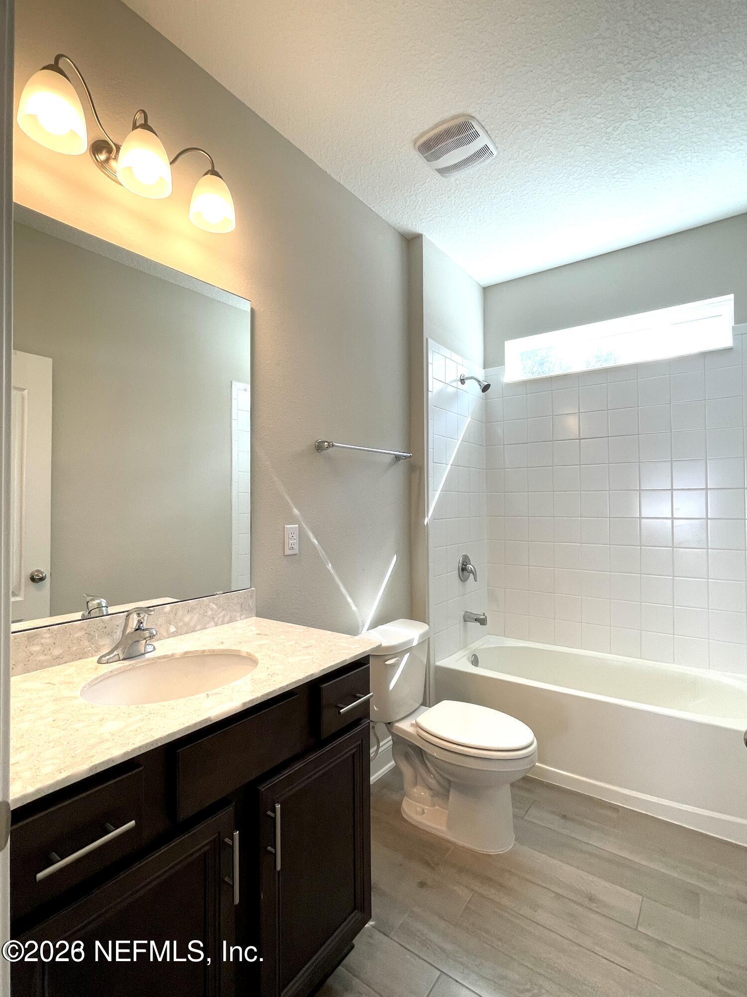 300 Thistleton Way St. Augustine, FL 32092 - Photo 15 of 21 guest bath