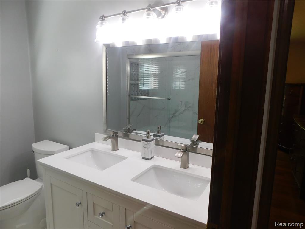 2800 Ranieri Drive Troy, MI 48085 - Photo 49 of 63