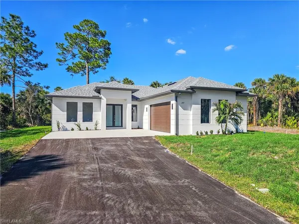 $555,000 | 2997 28th Avenue Southeast, Naples, FL 34117