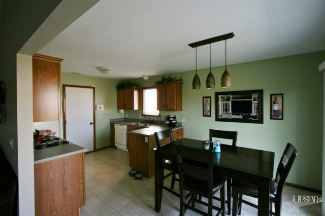 3223 Rivulet Run Fort Wayne, IN 46818 - Photo 8 of 17