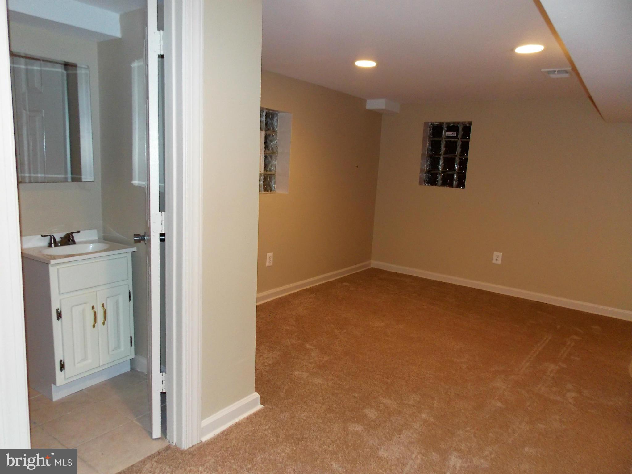 754 Charing Cross Road Baltimore, MD 21229 - Photo 15 of 15